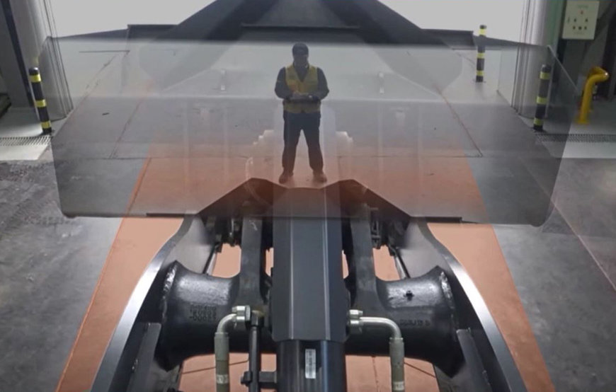 DOOSAN INFRACORE INTRODUCES A “TRANSPARENT BUCKET” WHEEL LOADER ALLOWING DRIVERS TO SEE BLIND SPOTS IN FRONT OF THE BUCKET